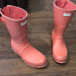 Short pink adjustable hunters size 8 rain boots